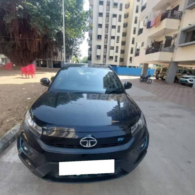 https://images10.gaadi.com/usedcar_image/4214535/original/processed_1e6983bd-04b3-45be-8cf6-5a57801e4656.jpg?imwidth=6400