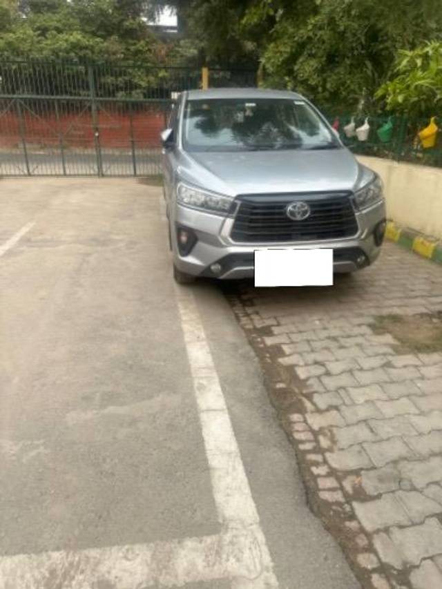 https://images10.gaadi.com/usedcar_image/4214548/original/processed_535884a6-0e5d-4ff0-a9de-d28b6d6a48ff.jpg?imwidth=6400