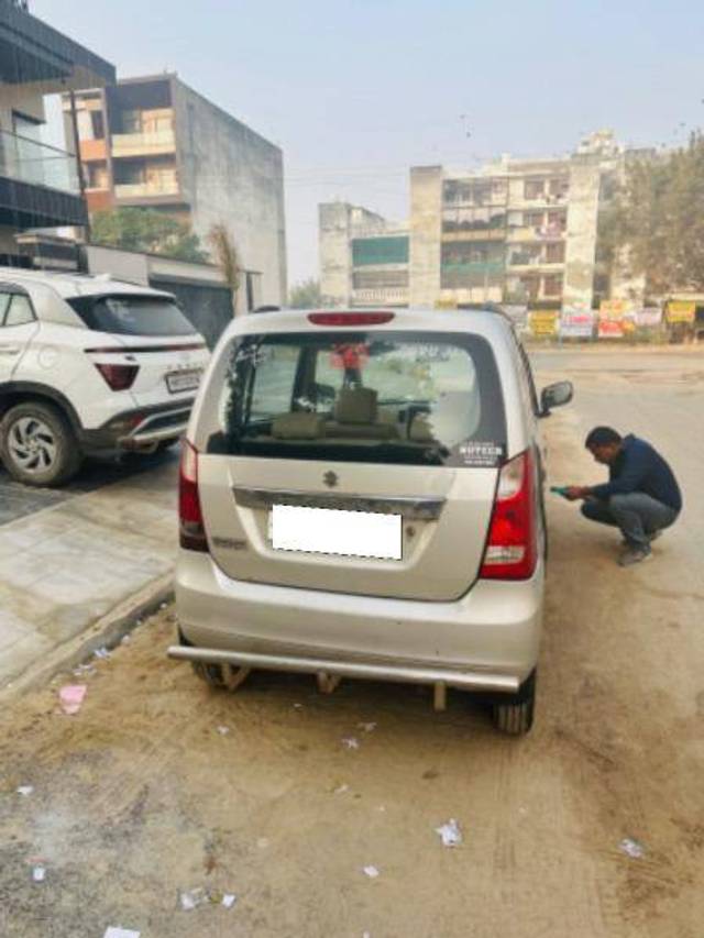 https://images10.gaadi.com/usedcar_image/4214564/original/55cb0e5bf9ec116219819fcf13177757.jpeg?imwidth=6400