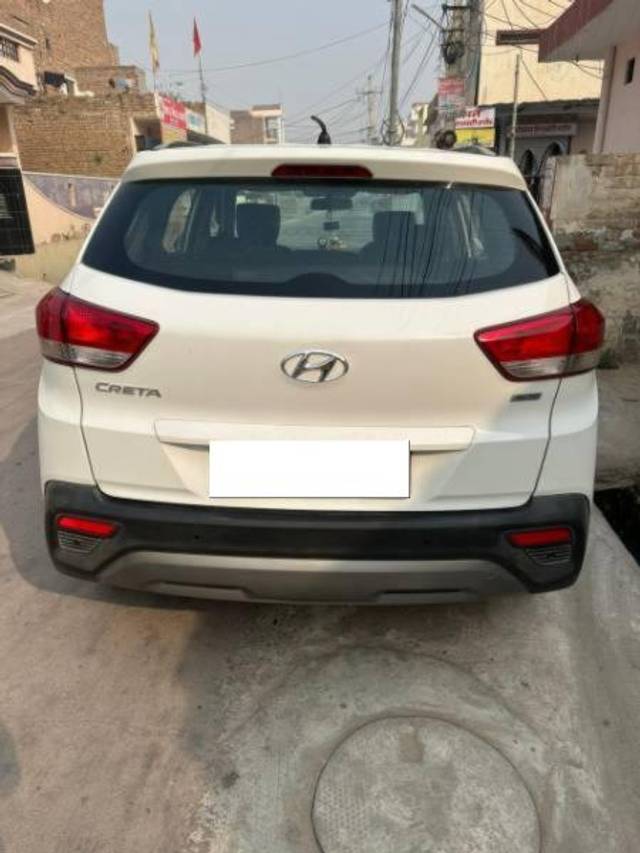 https://images10.gaadi.com/usedcar_image/4214603/original/processed_37dfbed7-d4df-4539-aacf-e5fcb117cbb4.jpg?imwidth=6401