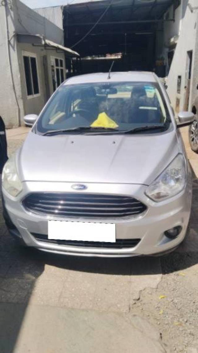 https://images10.gaadi.com/usedcar_image/4214625/original/processed_00803180-4b46-4ca1-ba95-a11adb50f817.jpg?imwidth=6400