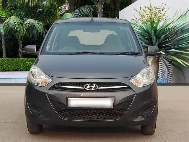 https://images10.gaadi.com/usedcar_image/4214693/original/processed_955a670ff2956af5da811d27f0b2c8bb.jpg?imwidth=6400