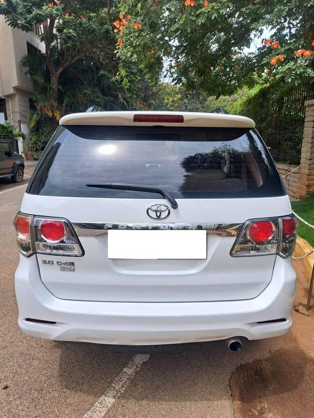 https://images10.gaadi.com/usedcar_image/4214704/original/processed_41e51817668ab21cd38fad30a60e68a7.jpg?imwidth=6401