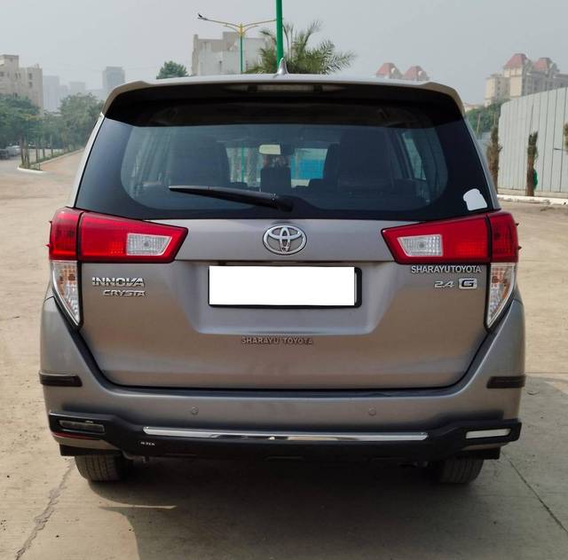 https://images10.gaadi.com/usedcar_image/4214765/original/processed_23dcf6d138aa88aaa5f02190fd1910a9.jpg?imwidth=6401