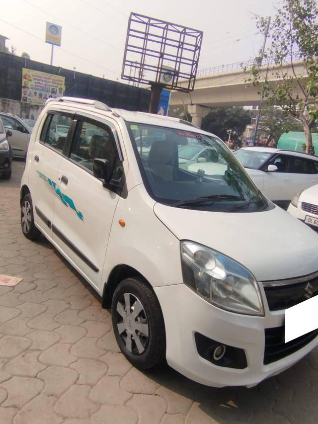 https://images10.gaadi.com/usedcar_image/4214807/original/processed_4558e2021adc1ae2ecc77789eaa32a5e.jpg?imwidth=6400