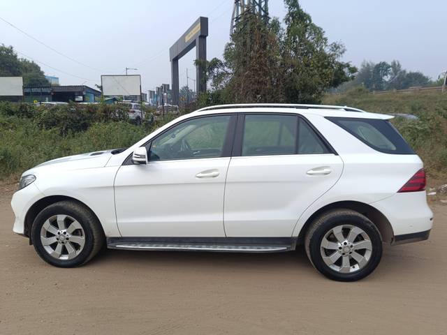 https://images10.gaadi.com/usedcar_image/4214858/original/processed_cf5efaac1ada6aaa94cbd1a489e7195f.jpg?imwidth=6402