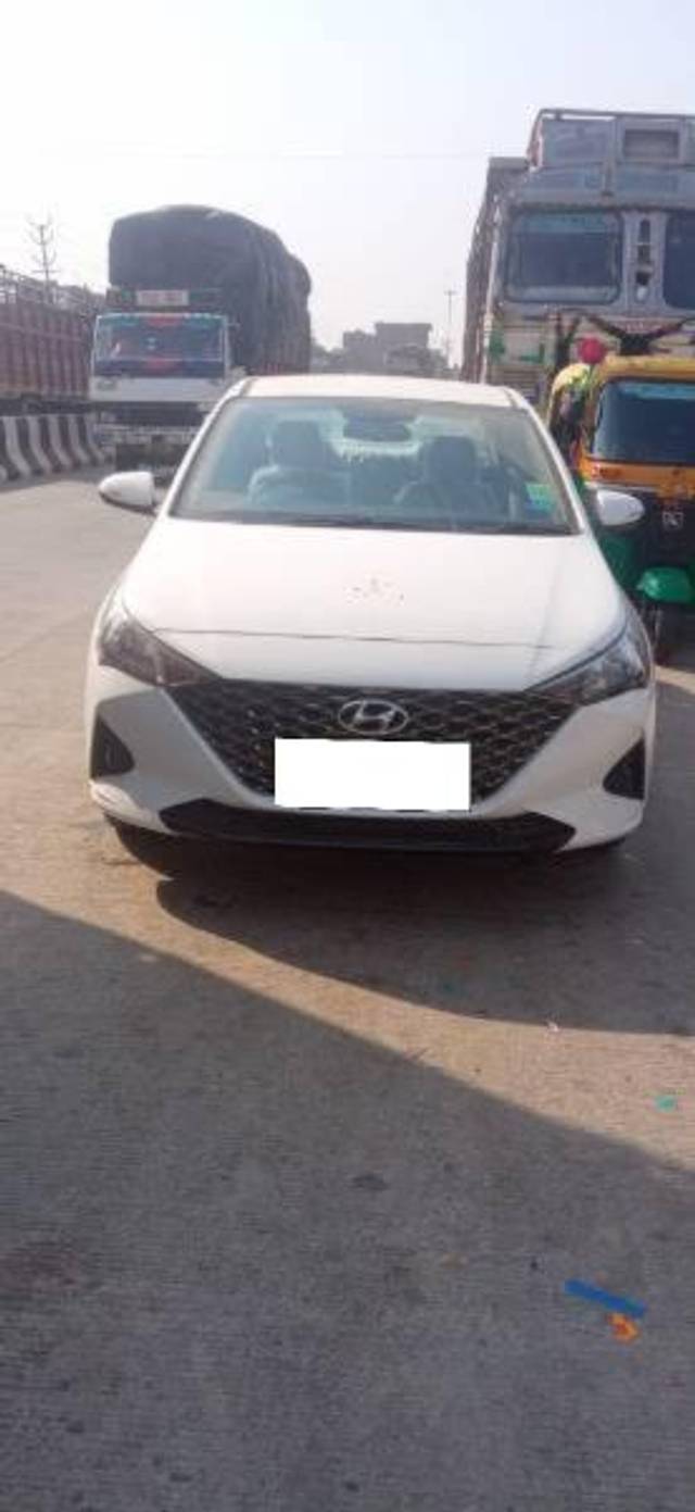 https://images10.gaadi.com/usedcar_image/4214931/original/processed_06127396-8d8c-4250-b002-0025f603f887.jpg?imwidth=6400