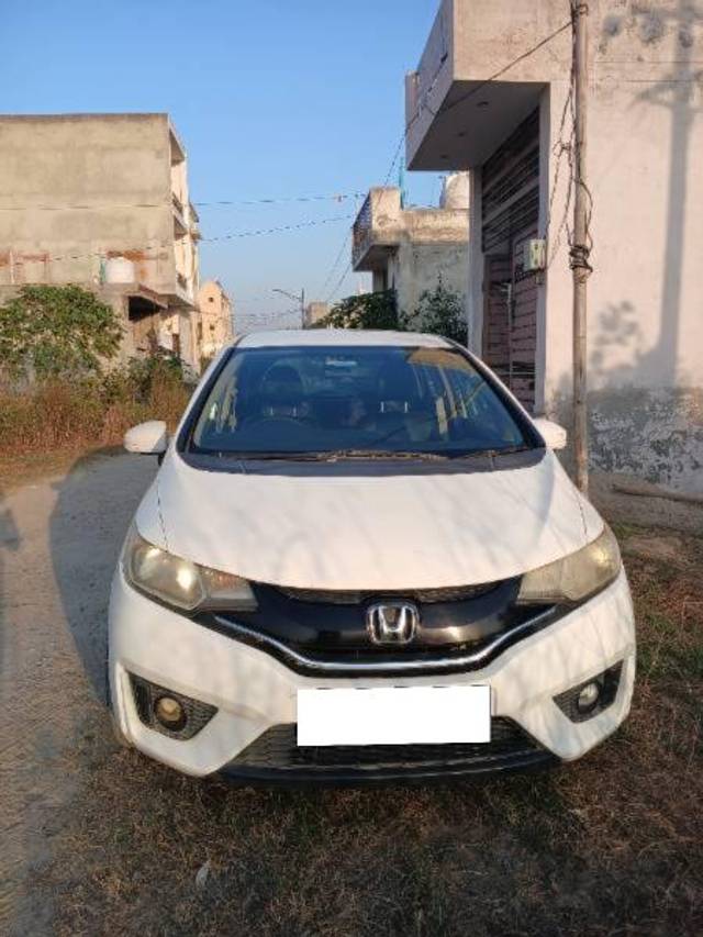 https://images10.gaadi.com/usedcar_image/4214933/original/processed_f4e5a372-6a4a-4a4f-a601-3eef666c642e.jpg?imwidth=6400