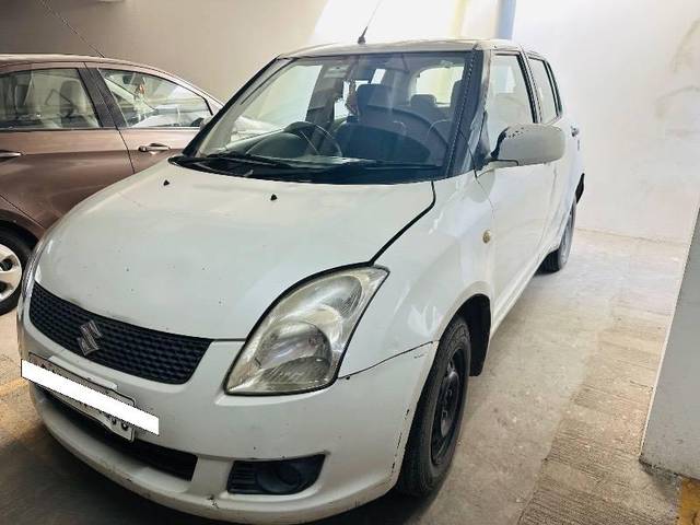 https://images10.gaadi.com/usedcar_image/4214958/original/processed_225eda91-a000-4ee2-b453-9b30067a34fe.jpg?imwidth=6402