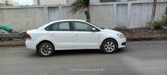 https://images10.gaadi.com/usedcar_image/4215010/original/processed_590d1003-d646-45b1-a792-1027c62205d7.jpg?imwidth=6401