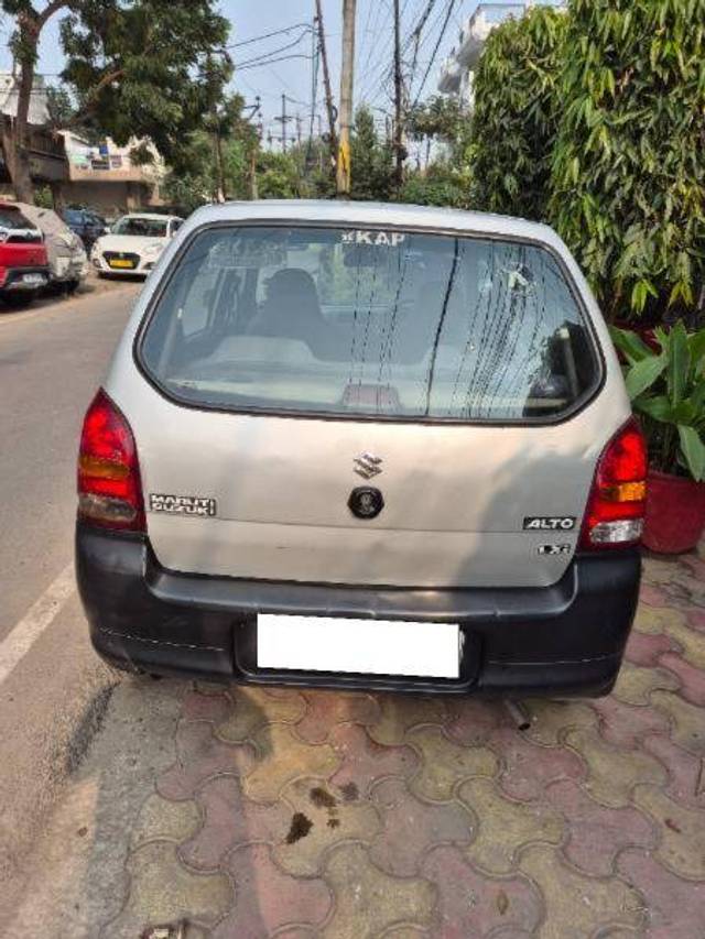 https://images10.gaadi.com/usedcar_image/4215013/original/6bde62aca6eef3dadfa30f658fa330c3.jpg?imwidth=6401