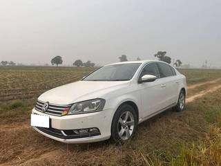 Volkswagen Passat 2010-2014 Volkswagen Passat Diesel Highline 2.0 TDI