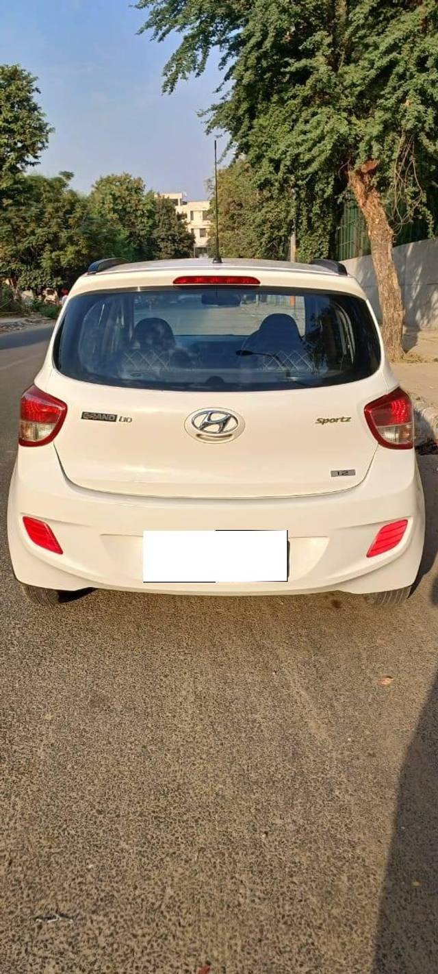 https://images10.gaadi.com/usedcar_image/4215045/original/processed_c42614962826bc7242ade9a8583f1217.jpg?imwidth=6402