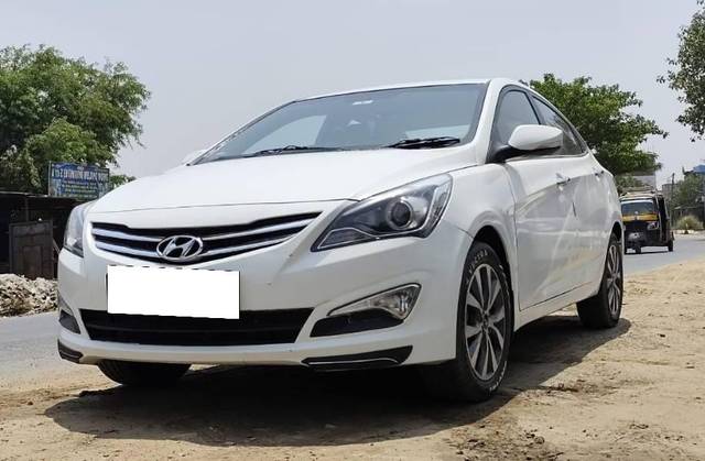 https://images10.gaadi.com/usedcar_image/4215100/original/processed_61d720be-a1e2-49e2-8722-9e4c1c096726.jpg?imwidth=6402