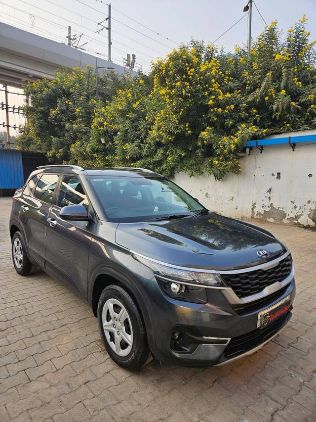 https://images10.gaadi.com/usedcar_image/4215113/original/processed_c873fe6d8607968f51ca7c1acc352216.jpg?imwidth=6400