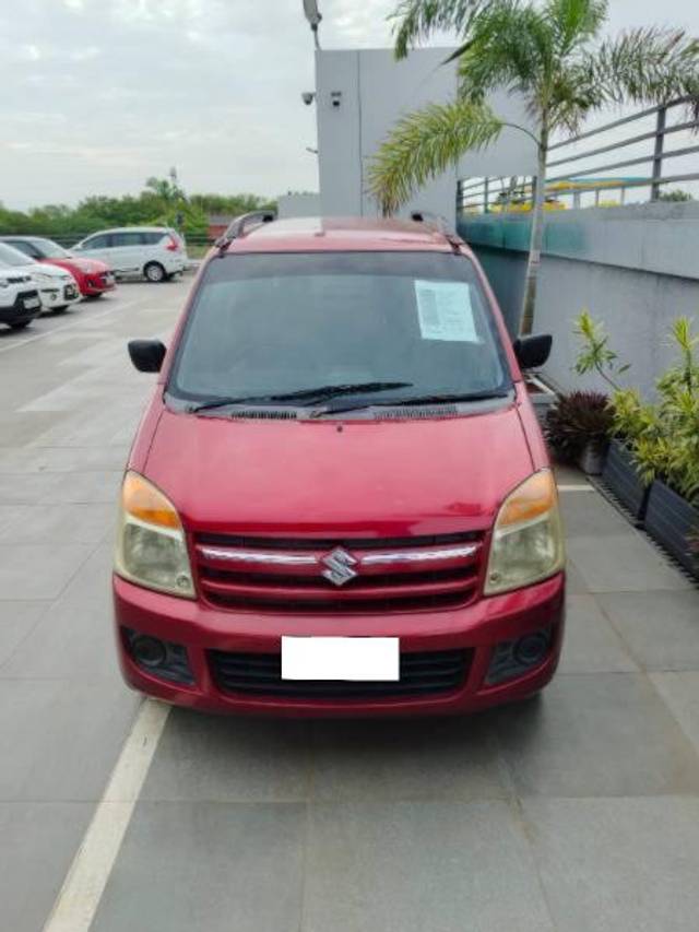 https://images10.gaadi.com/usedcar_image/4215167/original/processed_cdd3c264-eabd-42f5-95e1-aa66aac127ea.jpg?imwidth=6401