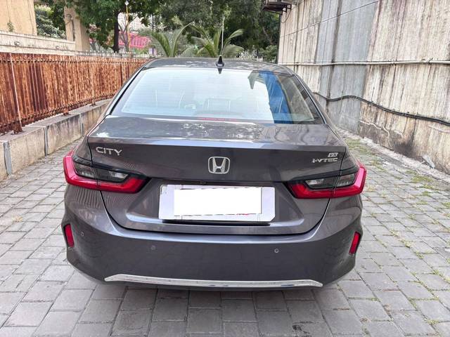 https://images10.gaadi.com/usedcar_image/4215288/original/processed_ad5812728dc04d9e98ec6b54dbb80bb4.jpg?imwidth=6402