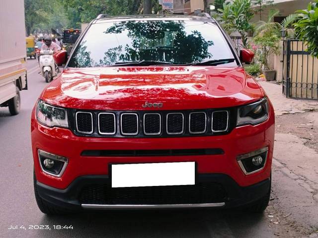 https://images10.gaadi.com/usedcar_image/4215306/original/processed_d511433ab2f8311d51b7c320c1f99065.jpg?imwidth=6402