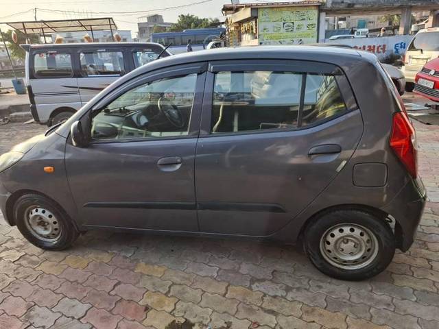 https://images10.gaadi.com/usedcar_image/4215437/original/processed_9c41be4e-9868-4129-817c-2862a9d9a308.jpg?imwidth=6402