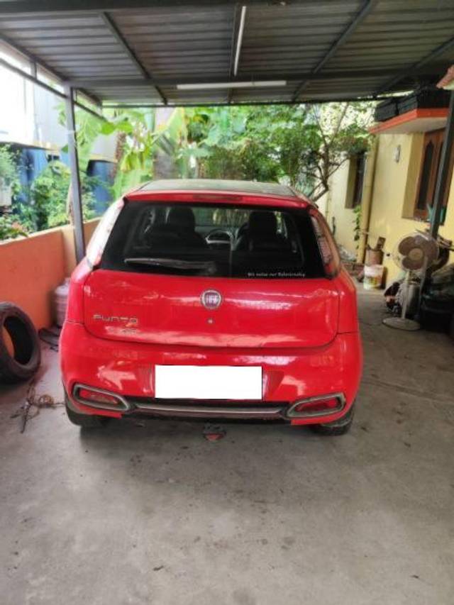 https://images10.gaadi.com/usedcar_image/4215466/original/processed_5b01aa20-5fb5-4a3b-9ee6-365576da8f31.jpg?imwidth=6401