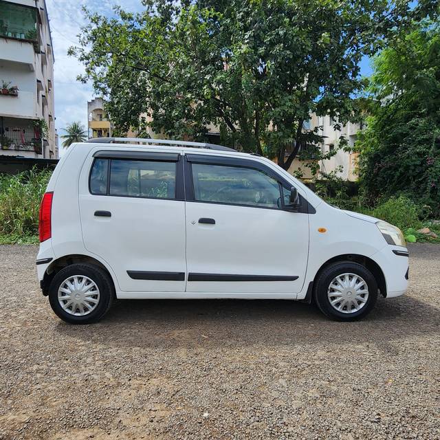 https://images10.gaadi.com/usedcar_image/4215536/original/8922b1e52b8e7003078d7704a98c32af.jpg?imwidth=6401