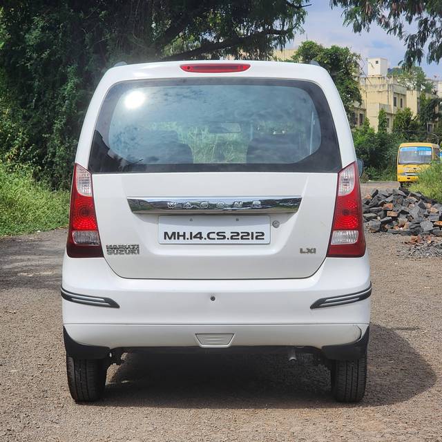 https://images10.gaadi.com/usedcar_image/4215536/original/processed_c934cb0a073e11cc553af44ef24e8842.jpg?imwidth=6402