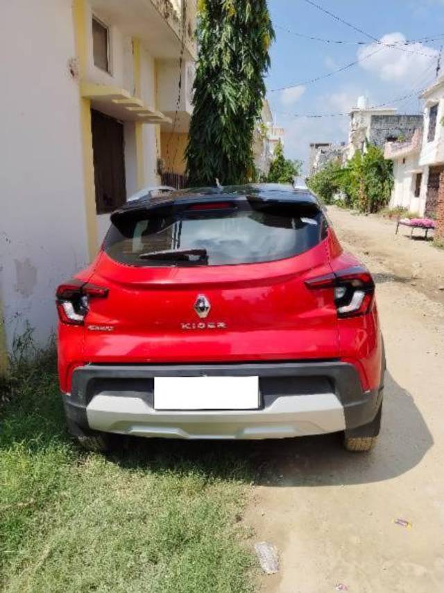 https://images10.gaadi.com/usedcar_image/4215711/original/processed_47e744aa-2b3b-4914-adce-18753a418974.jpg?imwidth=6401