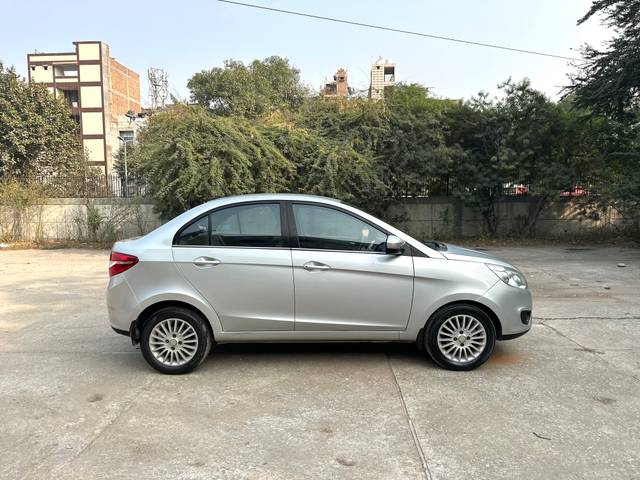 https://images10.gaadi.com/usedcar_image/4215742/original/cf31dd7793e5590a5bbcde9ba6a13057.jpeg?imwidth=6401