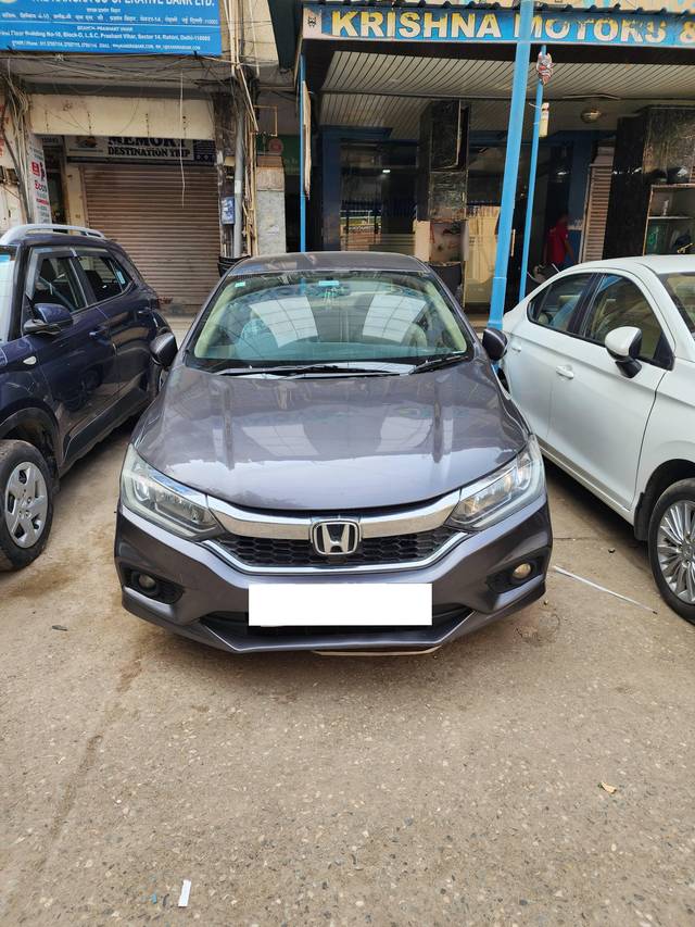 https://images10.gaadi.com/usedcar_image/4215867/original/processed_8467e2e2ef77e5be5cdce8abd21142e1.jpg?imwidth=6400