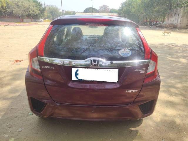 https://images10.gaadi.com/usedcar_image/4215904/original/processed_ec16aa6d5c113456f73edb4d158a0ae1.jpg?imwidth=6402