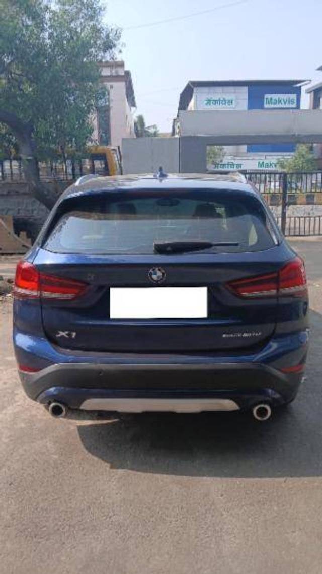 https://images10.gaadi.com/usedcar_image/4215946/original/b3e5b62ab4cbe8ed5a77c161d79256b0.jpg?imwidth=6401