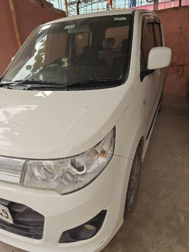 https://images10.gaadi.com/usedcar_image/4215961/original/processed_baddab3b-1e22-4a20-b08e-18525636ebeb.jpg?imwidth=6400