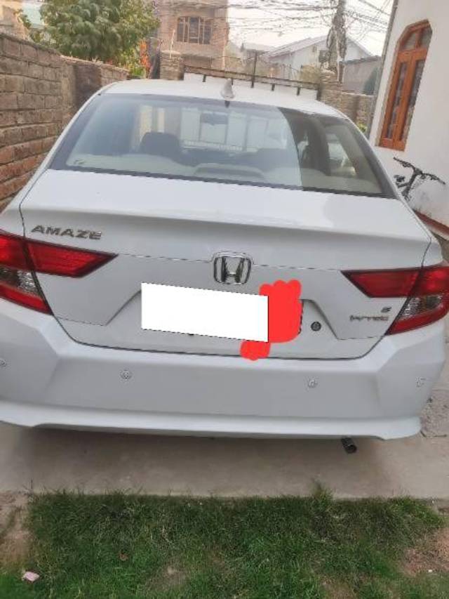 https://images10.gaadi.com/usedcar_image/4215972/original/processed_26f1c278-13bb-4fac-b824-079235d3cfe8.jpg?imwidth=6401