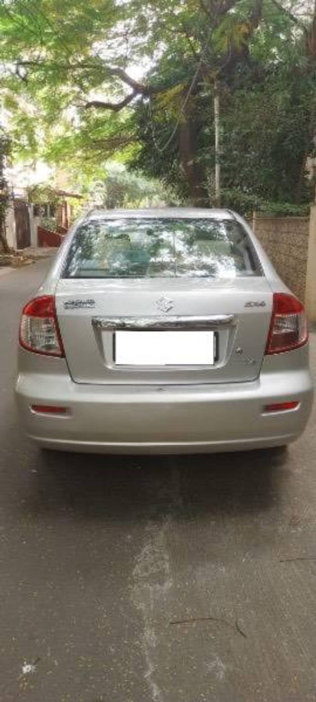 https://images10.gaadi.com/usedcar_image/4215973/original/processed_43995794-da27-40f7-aa99-d8ff454b154c.jpeg?imwidth=6402