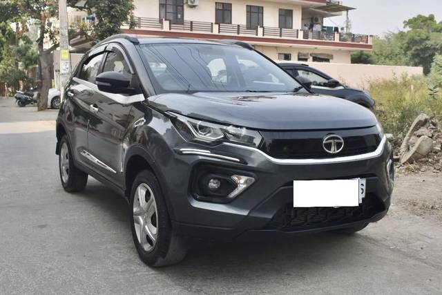 https://images10.gaadi.com/usedcar_image/4216012/original/processed_4b040e3b42d02470a653480f09b0d858.jpg?imwidth=6400