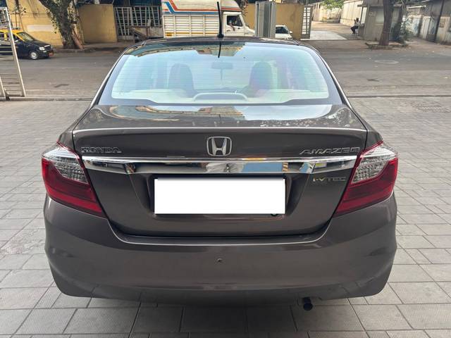 https://images10.gaadi.com/usedcar_image/4216013/original/processed_cd1b2778b83b3d8109f022d858259da8.jpg?imwidth=6401