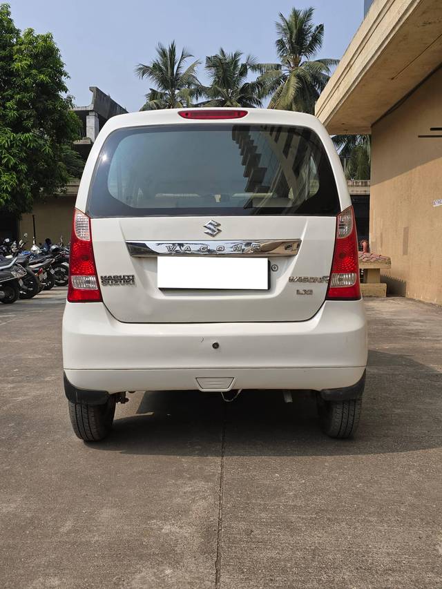 https://images10.gaadi.com/usedcar_image/4216112/original/processed_c01b4bf93696f5adda154f16deb53082.jpg?imwidth=6401