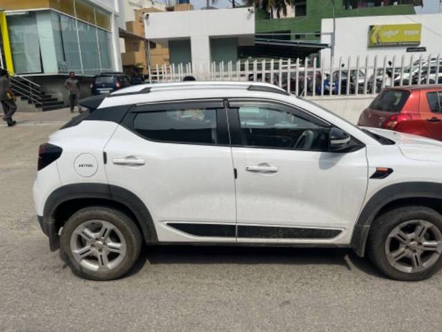 https://images10.gaadi.com/usedcar_image/4216119/original/b9b4651e1b8e196ea549014d6cc768b7.jpg?imwidth=6402