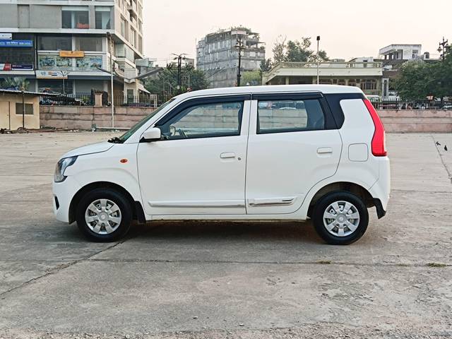 https://images10.gaadi.com/usedcar_image/4216133/original/processed_1aac0dde40898929c0af2a3035f14fb3.jpg?imwidth=6402