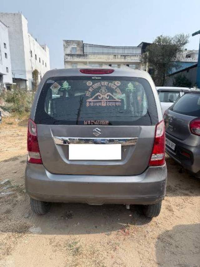 https://images10.gaadi.com/usedcar_image/4216164/original/4d1e3aa6ba4154d1721caf06ab0ae7c2.jpeg?imwidth=6401