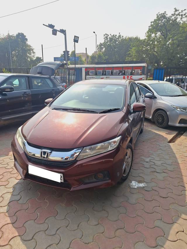 https://images10.gaadi.com/usedcar_image/4216168/original/processed_4c4fab4ec2ccd965760b351bf684bd07.jpg?imwidth=6400