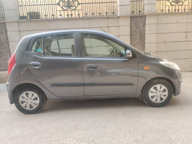 https://images10.gaadi.com/usedcar_image/4216271/original/dd5583482c5d9cada0c4a101509f8d08.jpeg?imwidth=6401