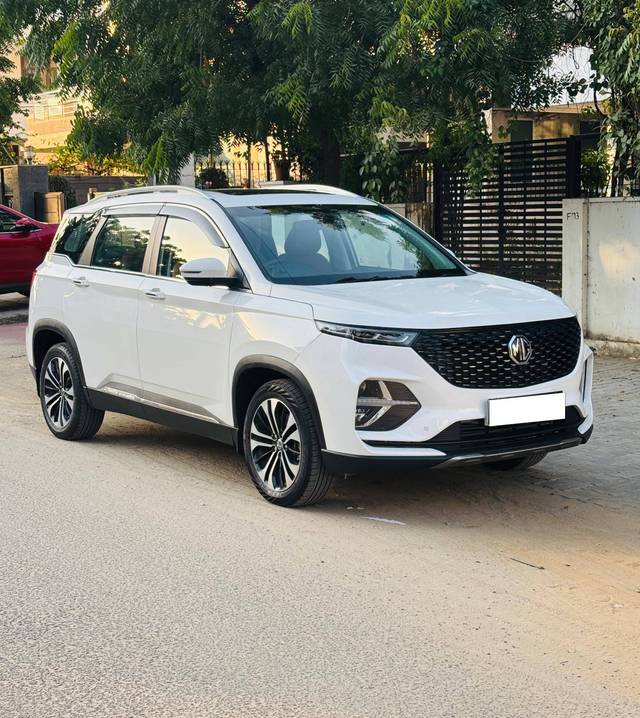 https://images10.gaadi.com/usedcar_image/4216351/original/processed_285011d0d92a54f9eb29d398205b5eb2.jpeg?imwidth=6400