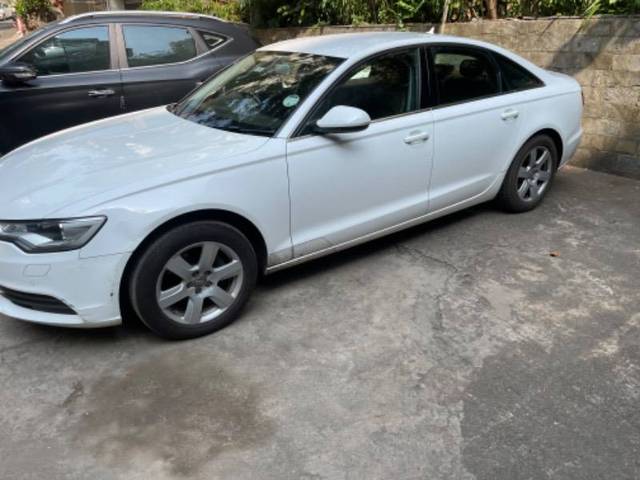 https://images10.gaadi.com/usedcar_image/4216369/original/d675b7143b050c68ec0be269147012fd.jpeg?imwidth=6402