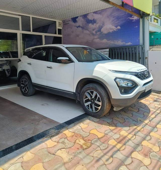 https://images10.gaadi.com/usedcar_image/4216509/original/processed_aa32f50eb1405d002bd99d14749b03c6.jpg?imwidth=6400