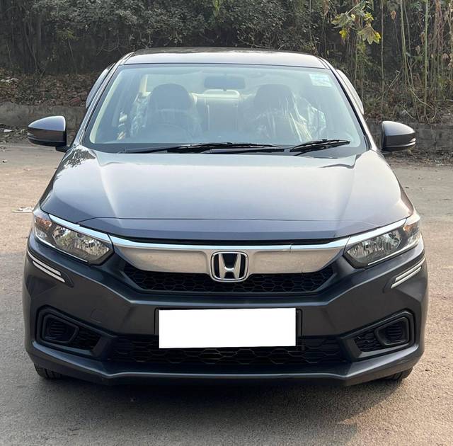 https://images10.gaadi.com/usedcar_image/4216551/original/processed_0dd2dbf2559eb21a0dbc2437d4f9f862.jpg?imwidth=6402