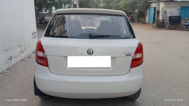 https://images10.gaadi.com/usedcar_image/4216663/original/processed_5027bc37aa9be1ad7d0ae1a33a0f4261.jpg?imwidth=6402