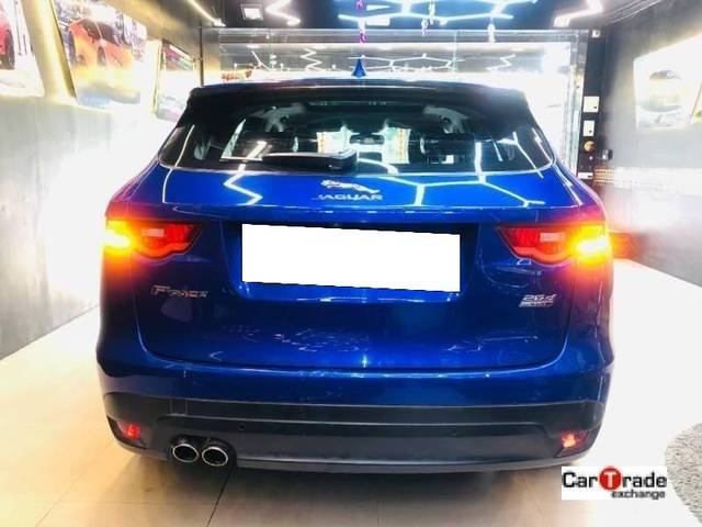 https://images10.gaadi.com/usedcar_image/4216707/original/processed_71119fb60133fbd8435cff15860c5800.jpg?imwidth=6402