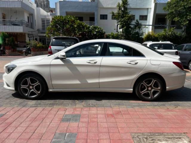 https://images10.gaadi.com/usedcar_image/4216764/original/ed9ca9071a5d3adacdf1a61a9b16fc7f.jpg?imwidth=6402