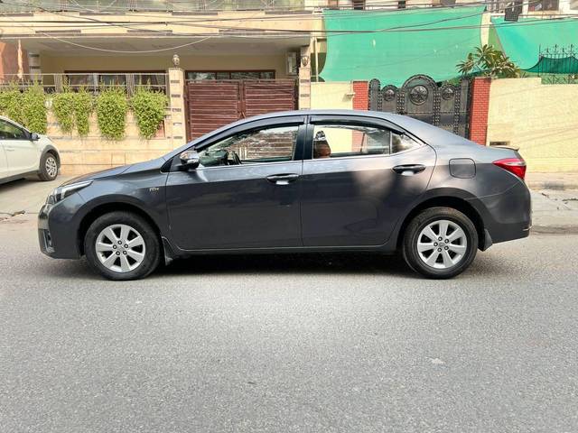 https://images10.gaadi.com/usedcar_image/4216809/original/processed_8ef89fa844cd6b56915f75885571b6ad.jpg?imwidth=6402